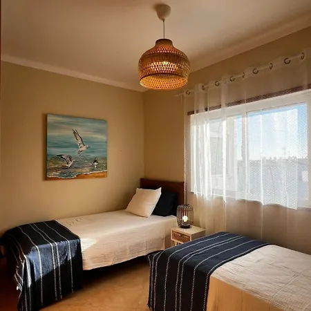 2-bedroom On The Beachfront In With Sea View *